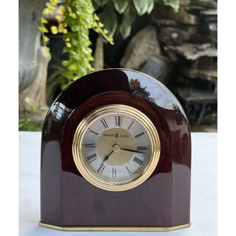Vintage Howard Miller Quartz Desk Clock Mahogany Finish Roman Numeral Mantel
